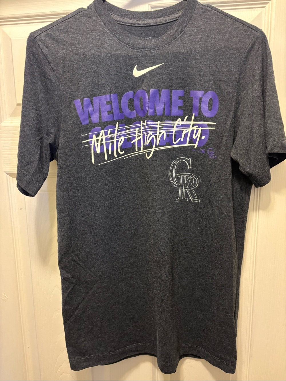Nike Colorado Rockies shirt size small